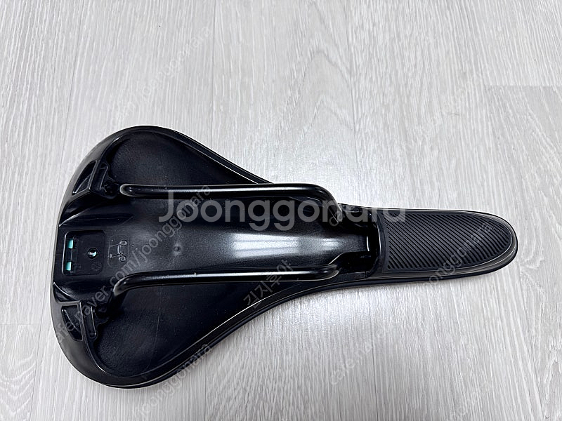 브롬톤 p라인 안장--1