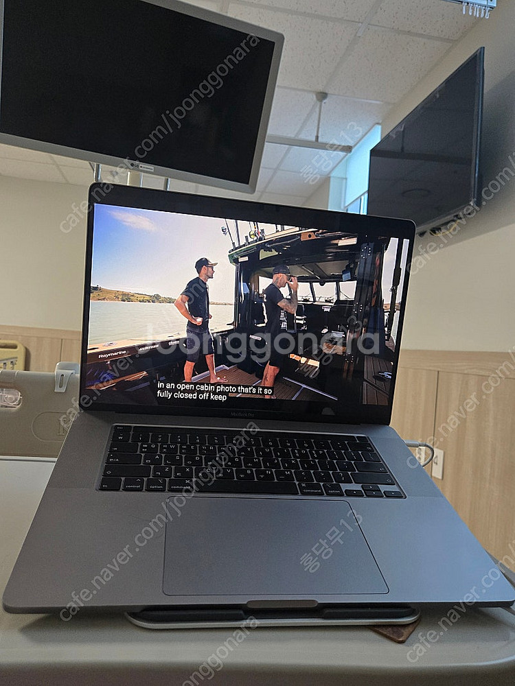 2019 맥북 16인치 i7 16램 512기가 풀박스--2