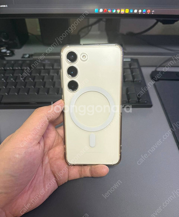 갤럭시s23 팔아요. 크림색상 256G 완전깨끗해요.--0