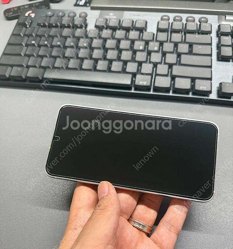 갤럭시s23 팔아요. 크림색상 256G 완전깨끗해요.--5