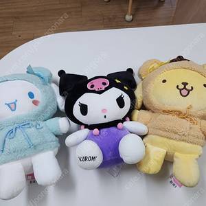 인형뽑기인형 폼폼푸린 +시나모롤+ 쿠로미+ 마이멜로디 중대형사이즈 4개 일괄 택포35000원