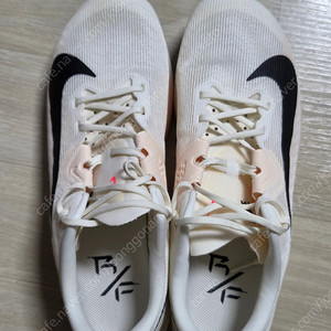 나이키러닝화 줌 라이벌플라이4 285