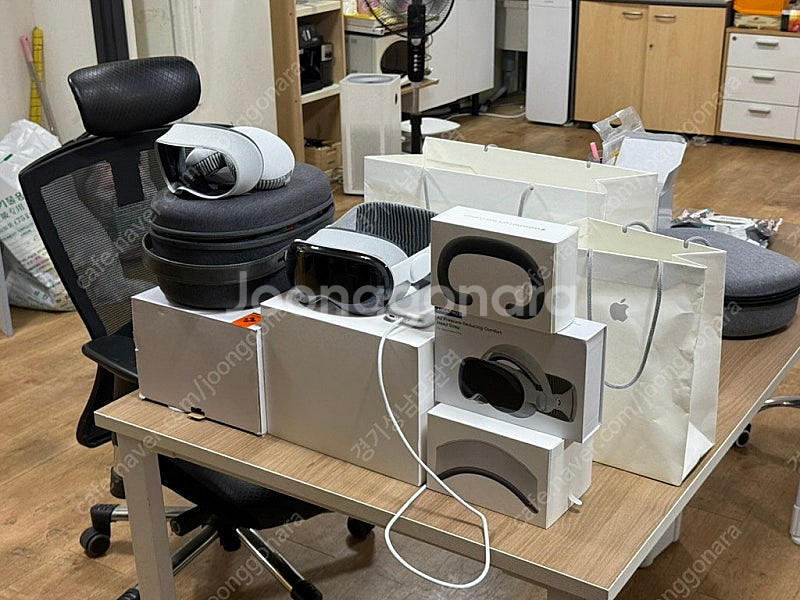 애플 비전프로 판매합니다. 애케플 27년 1월까지, 급...--5