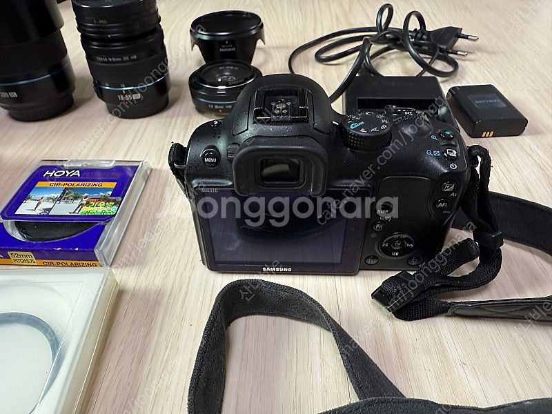 삼성 NX10 미러리스 카메라 및 용품 포함--1
