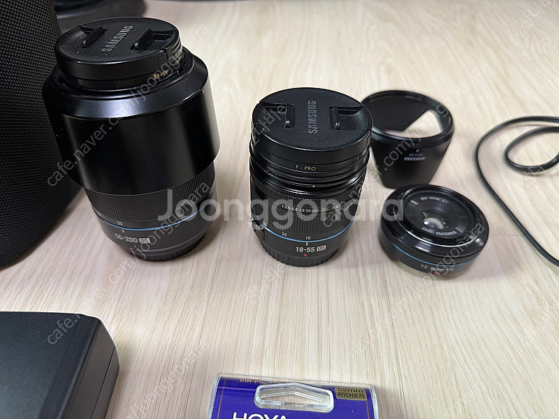 삼성 NX10 미러리스 카메라 및 용품 포함--2