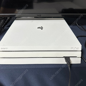 PS4 화이트