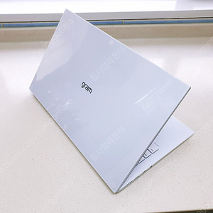 [완전 최고 스펙 최상급] 23년 LG 엘지 그램 12코어 i7 16GB 순정품 윈11 초경량 1.14kg