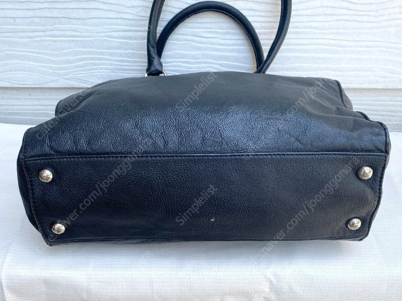 [정품] 마이클코어스 블랙 가죽가방 팔아요--3