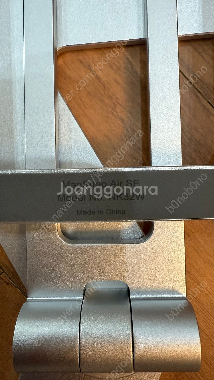 니케 마그네틱 거치대 맥스냅 에어 SE (아이패드 프로 M4 13인치) 팝니다--2