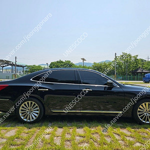 에쿠스 2013년식 5.0 주행거리 23.9만 검은색