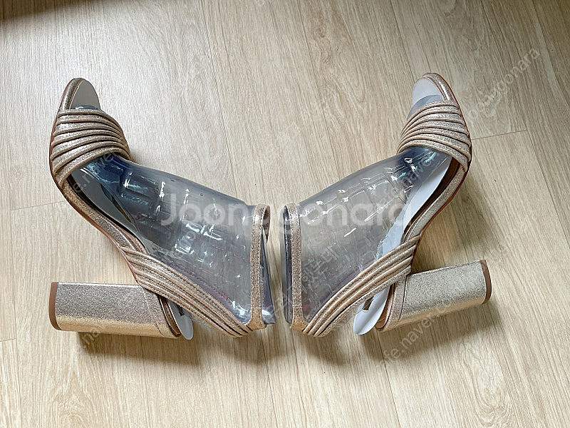 [새상품] ALDO 알도 골드 스트랩 샌들 파티룩--3