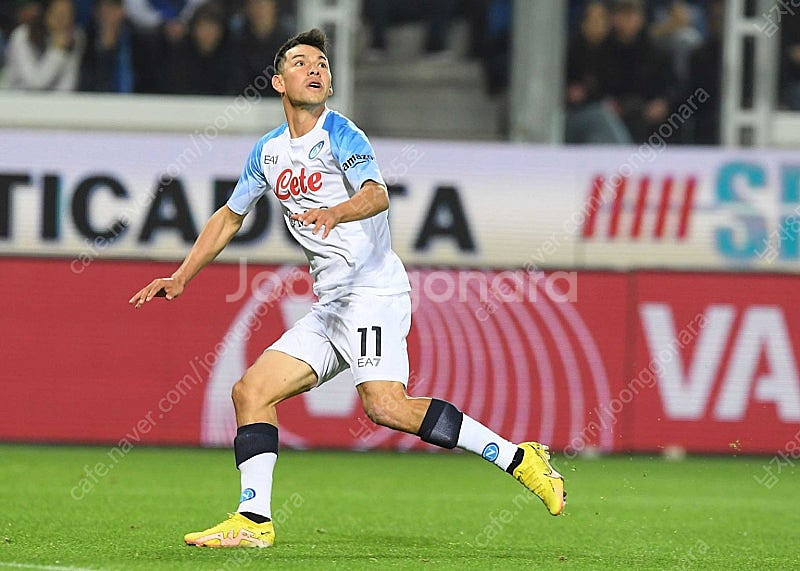 22/23 나폴리 어웨이 어쎈틱 팝니다--2