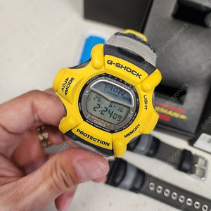지샥 DW-9100YJ-9T 라이즈맨 1세대 맨인옐로우