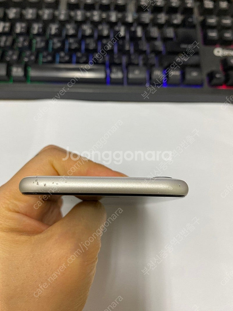 205194 아이폰SE2 화이트 액정SS급 64GB 무...--3