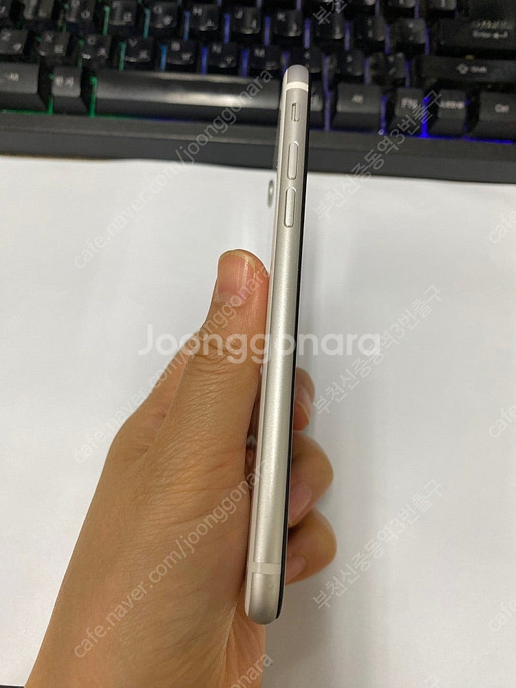 205194 아이폰SE2 화이트 액정SS급 64GB 무...--4