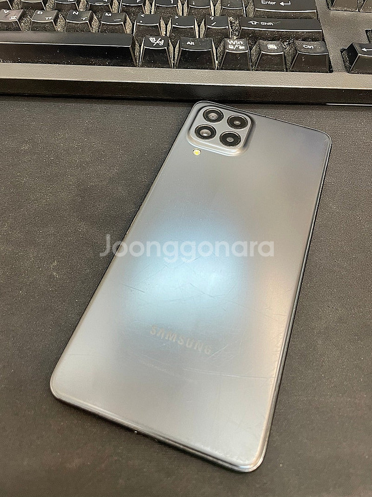갤럭시퀀텀3 블랙 128GB 무잔상 상태좋은 중고12만...--0