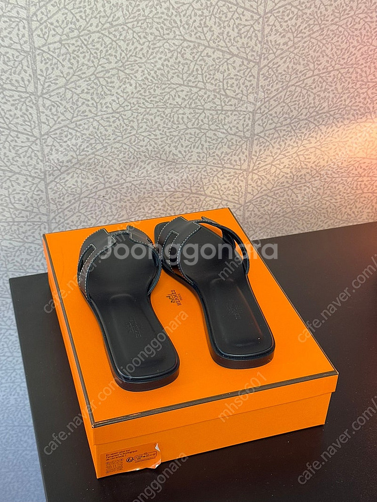 에르메스 / 오란 샌들 블랙 / EU 37--2