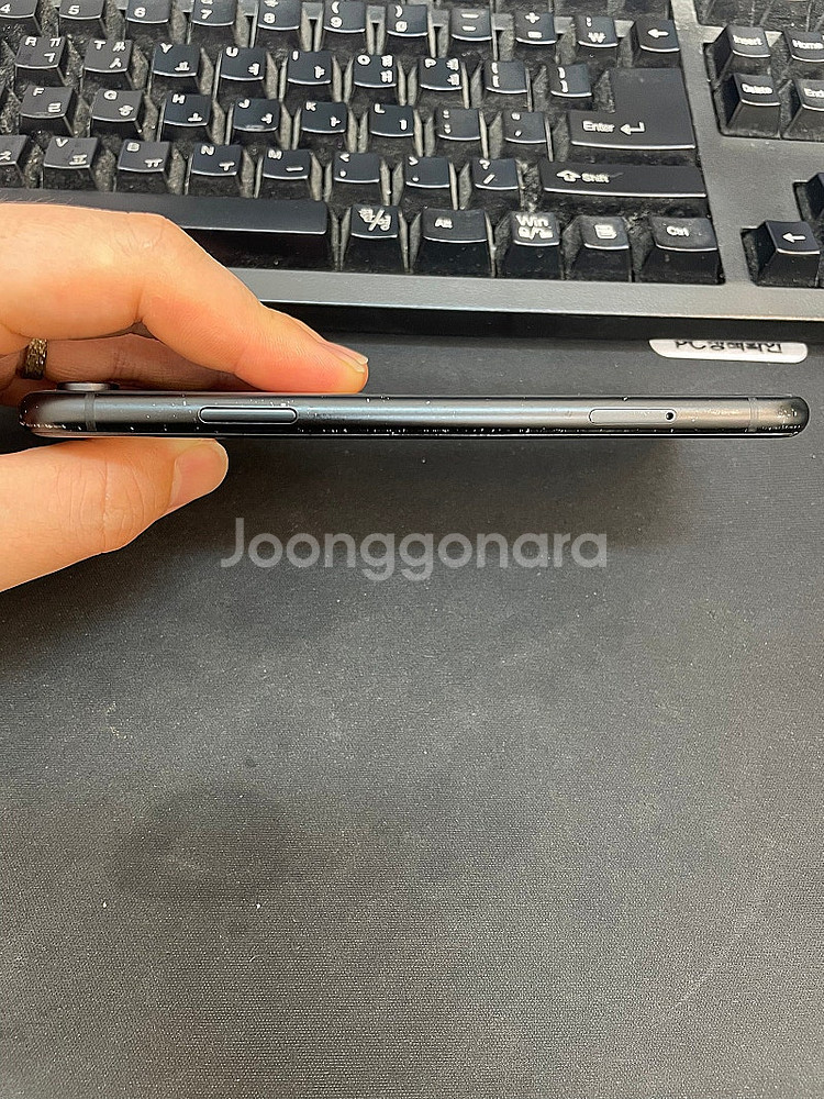 아이폰XR 블랙 64GB 상태좋은 중고16만 팝니다.--4