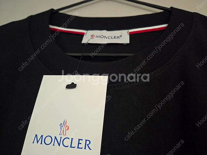 몽클레어 검정 반팔티 XL 새상품--3