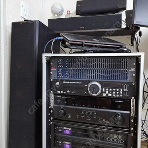홈 시어터 ,야마하 7.2채널,클립쉬 레퍼런스 스피커,QSC 4채널 시네마파워앰프, CDJ-3000 Professional CD,dbx 그래픽 이퀄라이저등