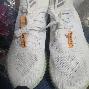 아디다스 알파엣지4D운동화 팝니다.