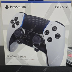 PS5 듀얼센스 엣지 거의 새상품급 팝니다.