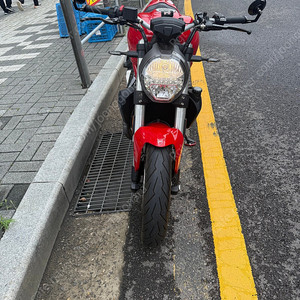 19년식 두카티 몬스터 821