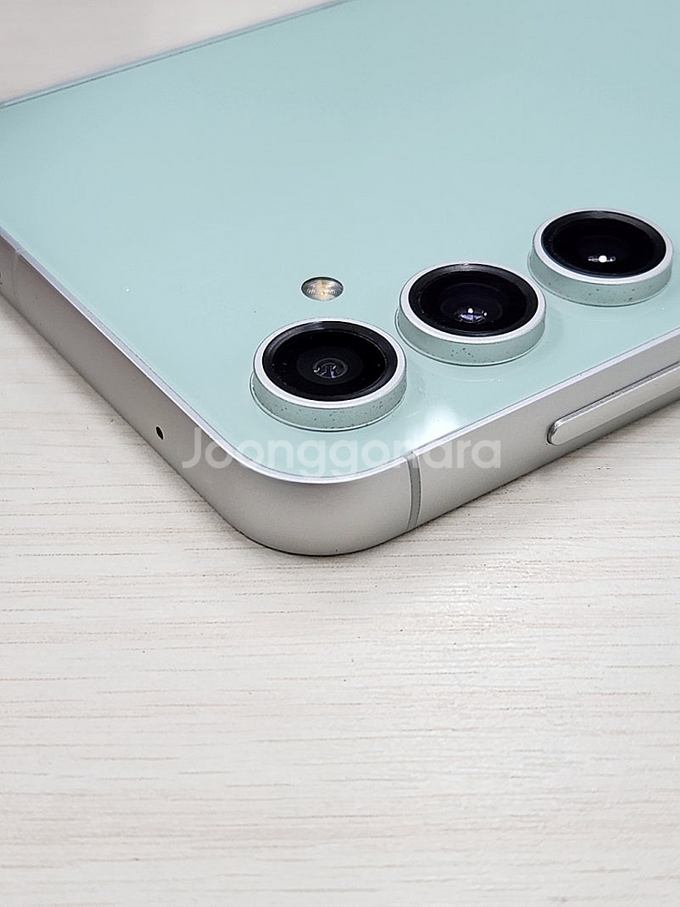 갤럭시 S23FE 민트색상 256용량 새상품컨디션 초S급 단말기 32만 판매합니다--6