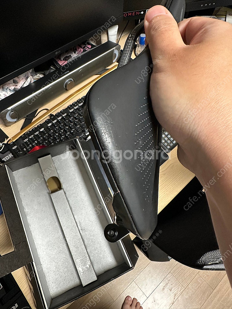 에스웍스 파워 카본안장 155--3