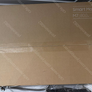 삼성 스마트모니터 M7 (32인치) 무빙스탠드 포함 LS32DM703KXKR 미개봉 새제품 팝니다