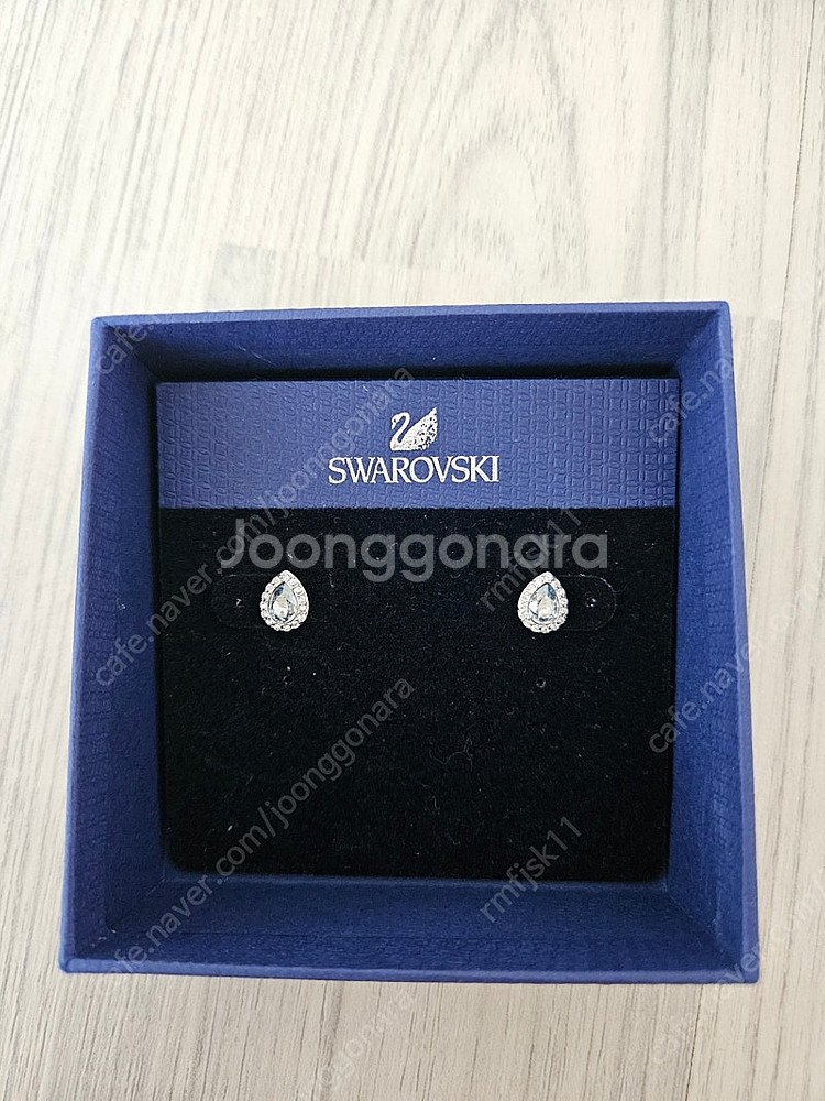 수집해온 스와로브스키 목걸이, 귀걸이, 팔찌 세트 등 ...--2
