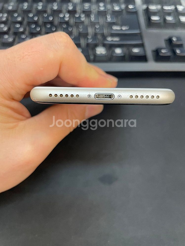 아이폰SE3 화이트 64GB 배터리94% 상태좋은 중고...--5