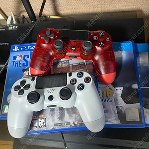 PS4 본체 무선 컨트롤러 2개 그외 게임 CD 팝니다