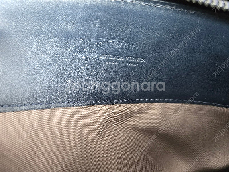 보테가베네타 클러치 다크네이비 팔아여 백화점 정품--2