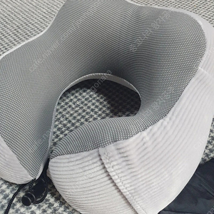 휴대용 메모리폼 목베개 & 입체수면안대 판매합니다