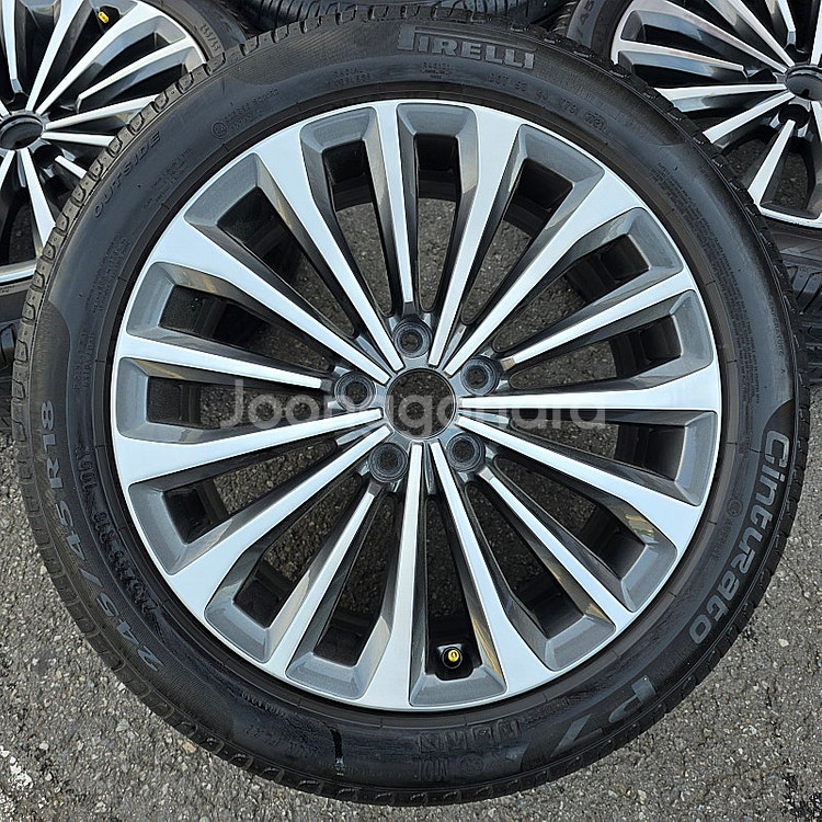 그랜져 HG 18인치 13년 순정 휠타이어 세트 팔아요 245 45 18--1