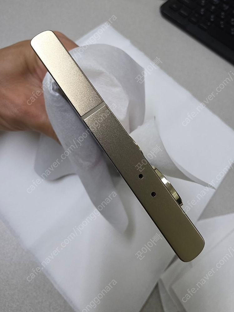 갤럭시S24울트라 256G 티타늄옐로우 팝니다.--5