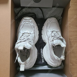 발렌시아가 6XL 사이즈39 판매합니다.
