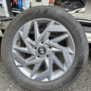 금호 솔루스 TA31 205/55R16 타이어