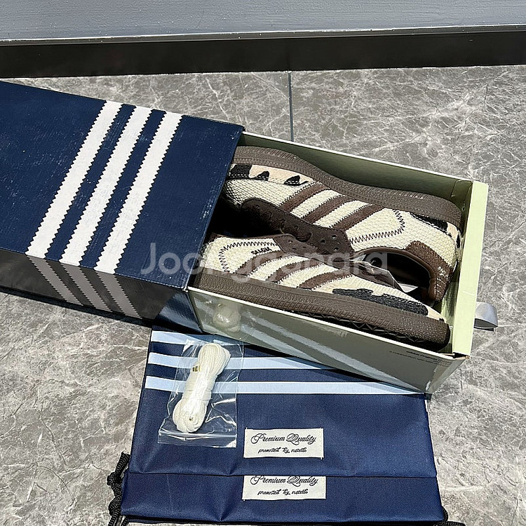 하이포인트 [Adidas] 아디다스 x 노타이틀 삼바 ...--5