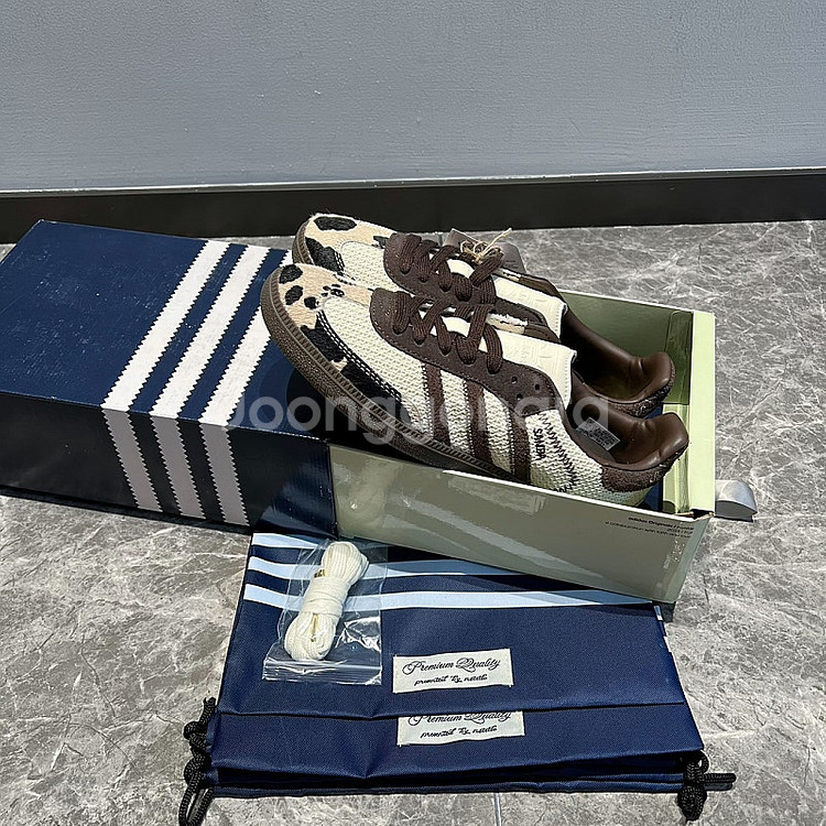 하이포인트 [Adidas] 아디다스 x 노타이틀 삼바 ...--7