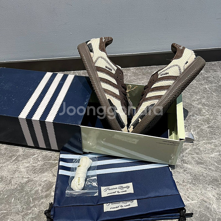 하이포인트 [Adidas] 아디다스 x 노타이틀 삼바 ...--9