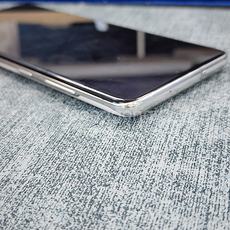 갤럭시 S20플러스 화이트 256기가 미파손 무잔상 가성비폰 10만에판매합니다--7