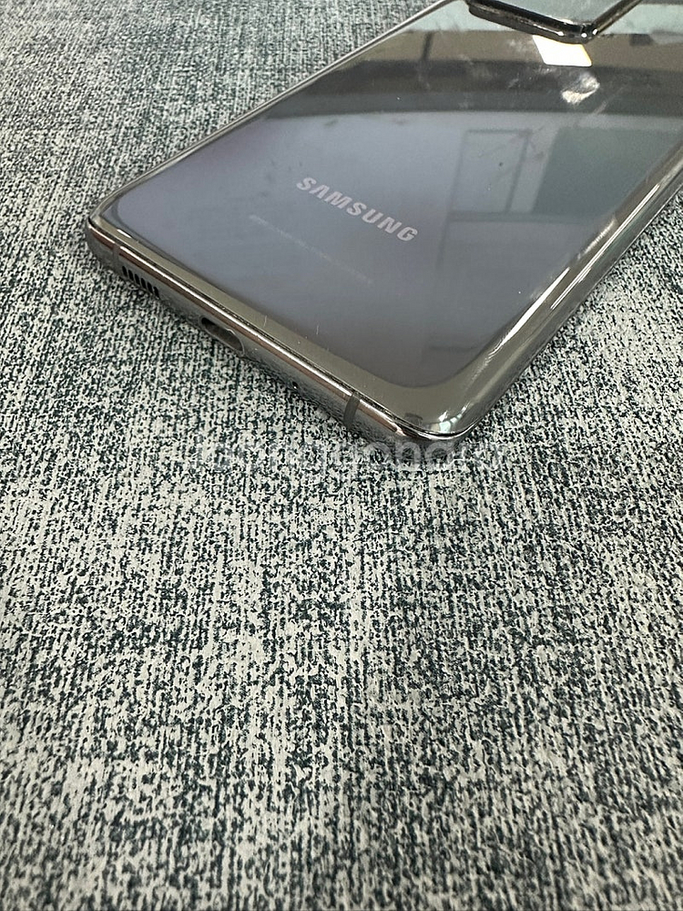 갤럭시S20울트라 256기가 블랙색상 파손없는 상태좋은 단말기 14만원 판매해요--7