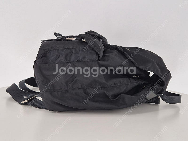프라다 나일론 미디움 백팩 블랙 (정품)--3