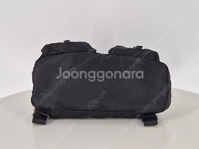 프라다 나일론 미디움 백팩 블랙 (정품)--4