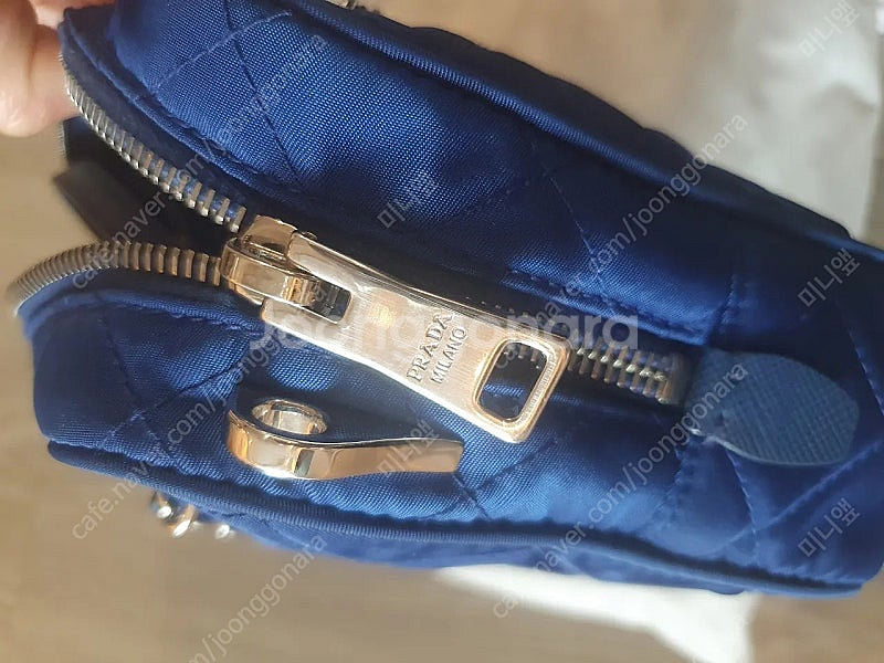[명품.정품] 프라다 퀼팅 체인 스몰백 팝니다--5