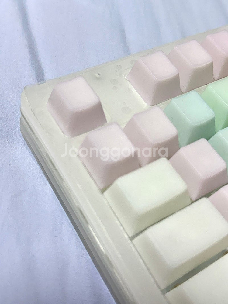 몬스터기어 가츠클래식 투명 아크릴 키보드 (화이트)--1
