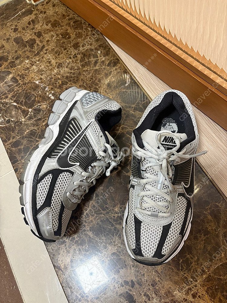 나이키 줌보메로5 245--1