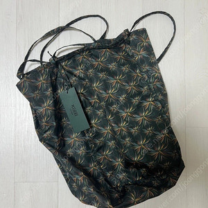 새상품 아미아칼바 Tarebag (M) Green